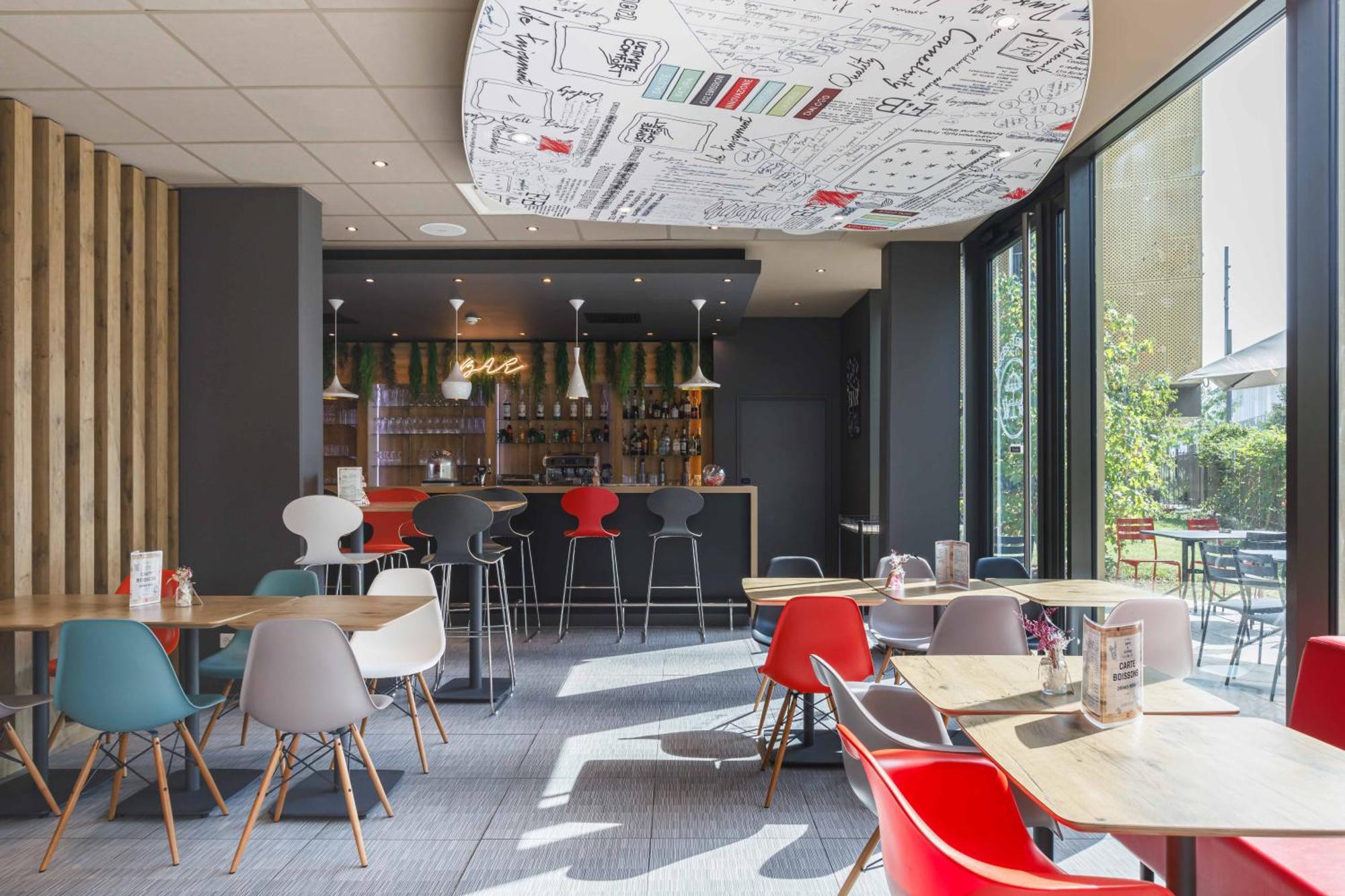 Ibis Lyon Carre De Soie Hotel Vaulx-en-Velin Exterior photo